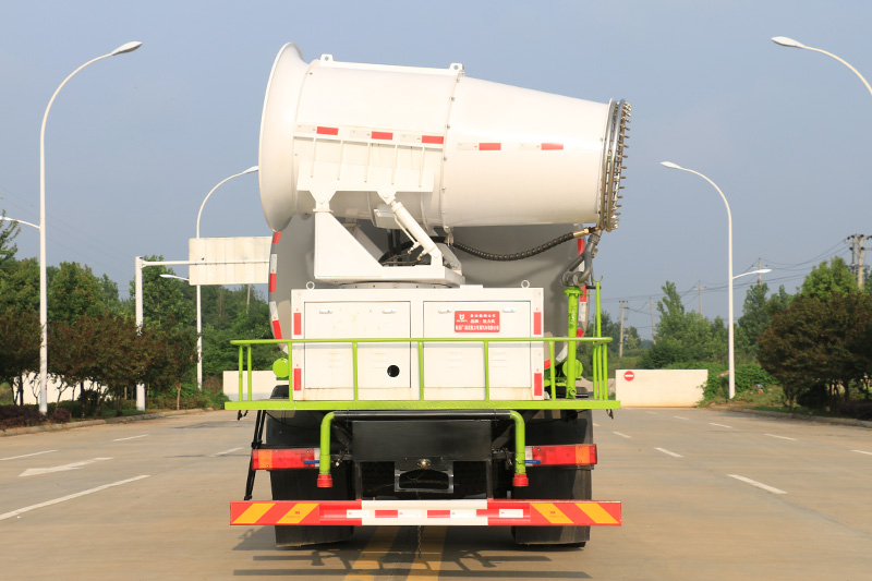 东风D9抑尘车（圆罐）11.5方（雾炮30~100米）